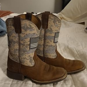 Youth Ariat cowboy boots